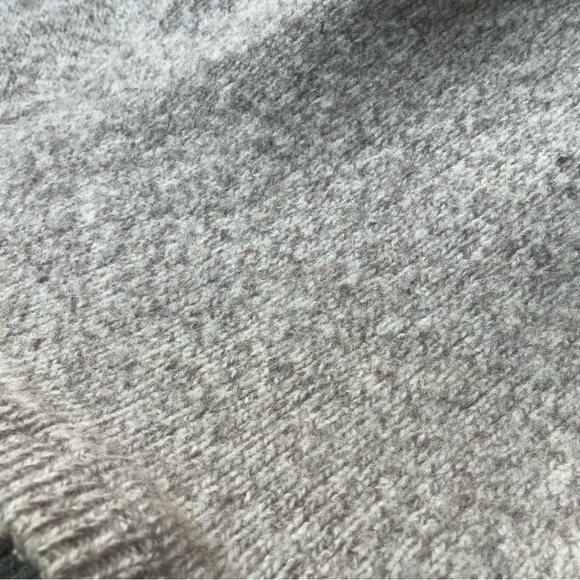 SOLD. Vintage LL Bean Wool Blend Sweater Large - Picture 4 of 11